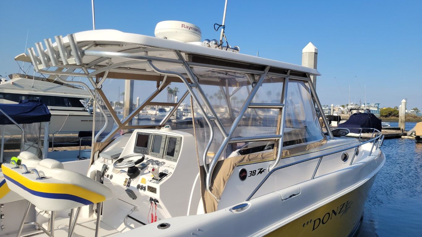 2004 Donzi 38 ZF High-Performance Center Console Boat for